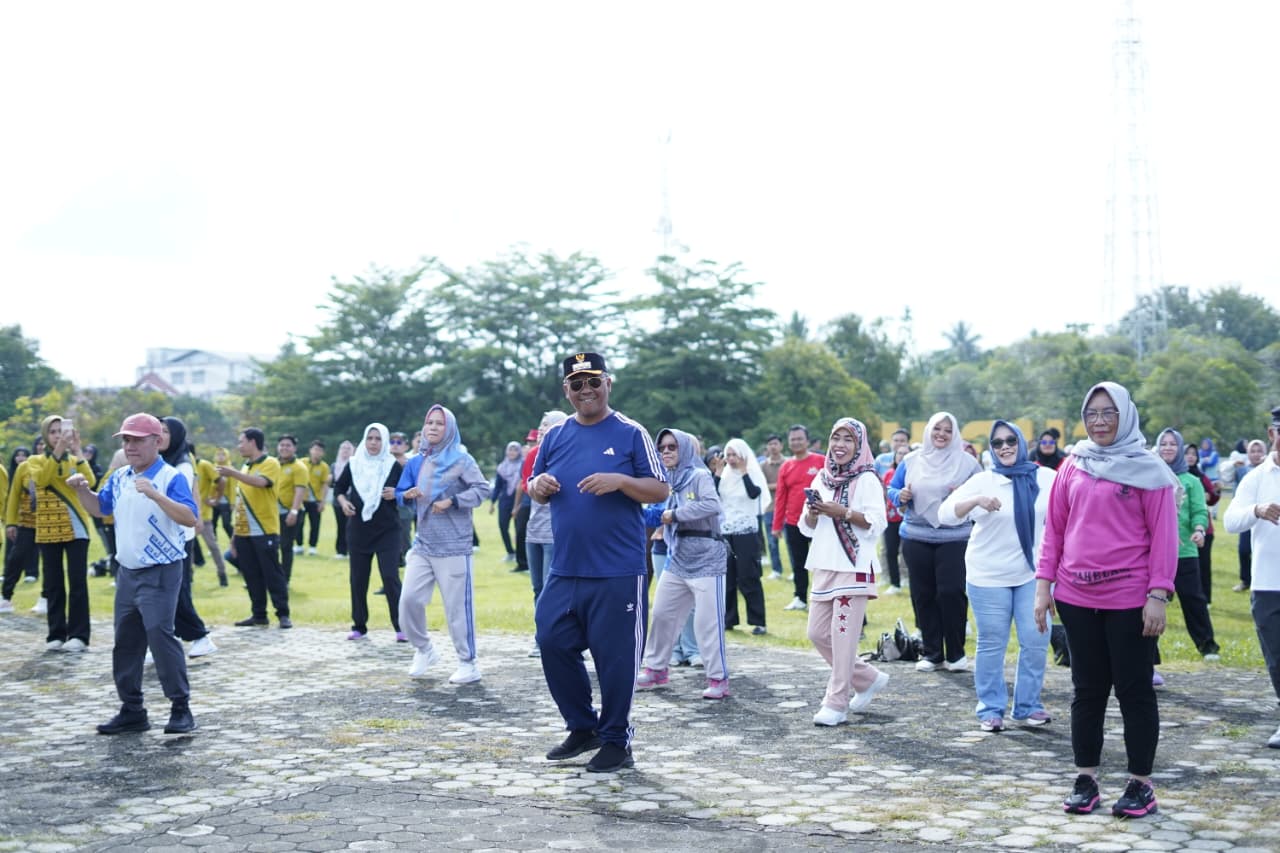 Jadi Pembina Apel dan Senam Bersama, Ini Pesan Plt. Bupati Lamteng I Komang Koheri