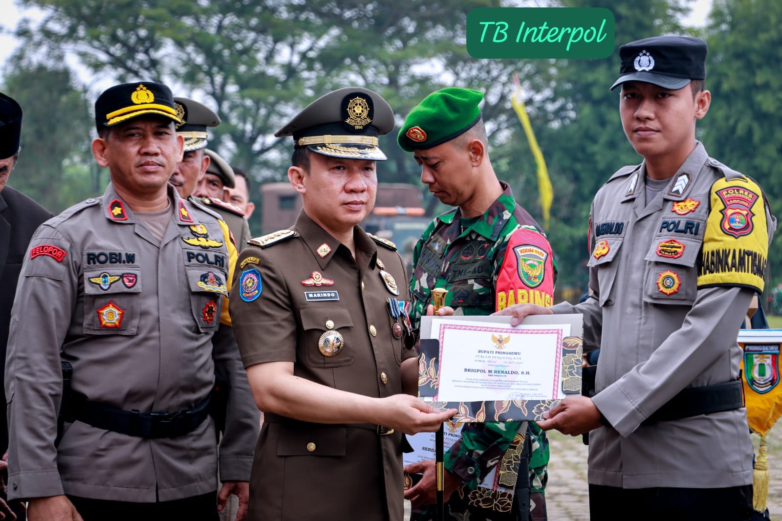 Bhabinkamtibmas dan Babinsa Pekon Podosari Pringsewu Dapat Penghargaan