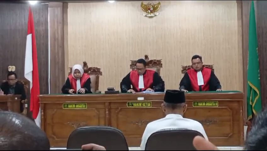 Terbukti Bersalah, Qomaru Zaman Divonis Denda Subsider Penjara