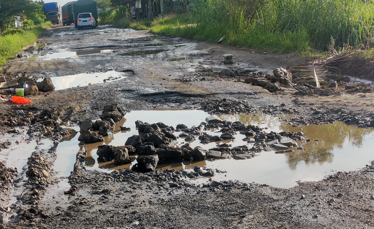 Masyarakat Tagih Janji Perbaikan Jalan Rumbia Rampung April 2023
