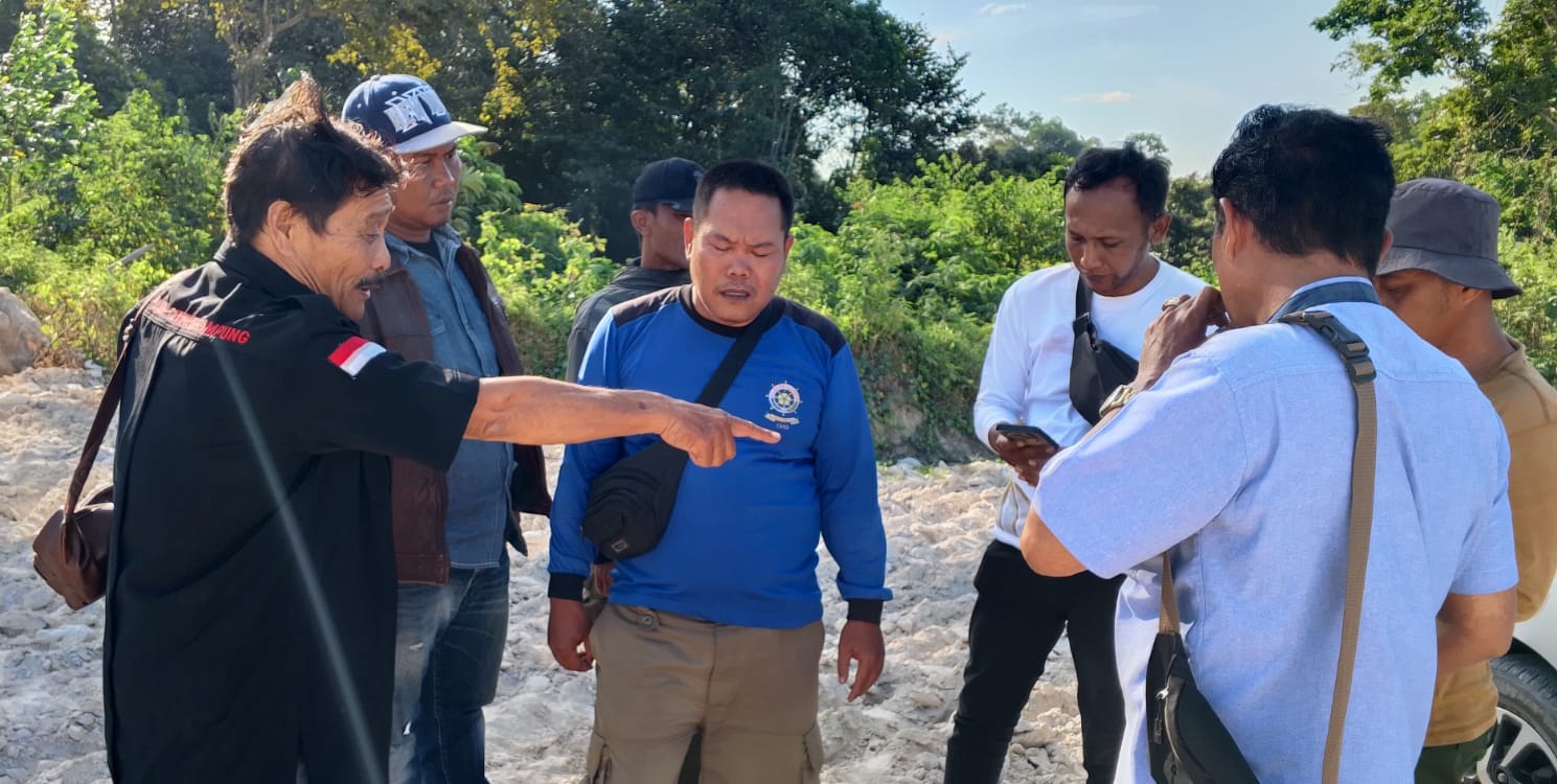 Kecamatan Jatiagung Segel Lokasi Pengerukan Material Tanah