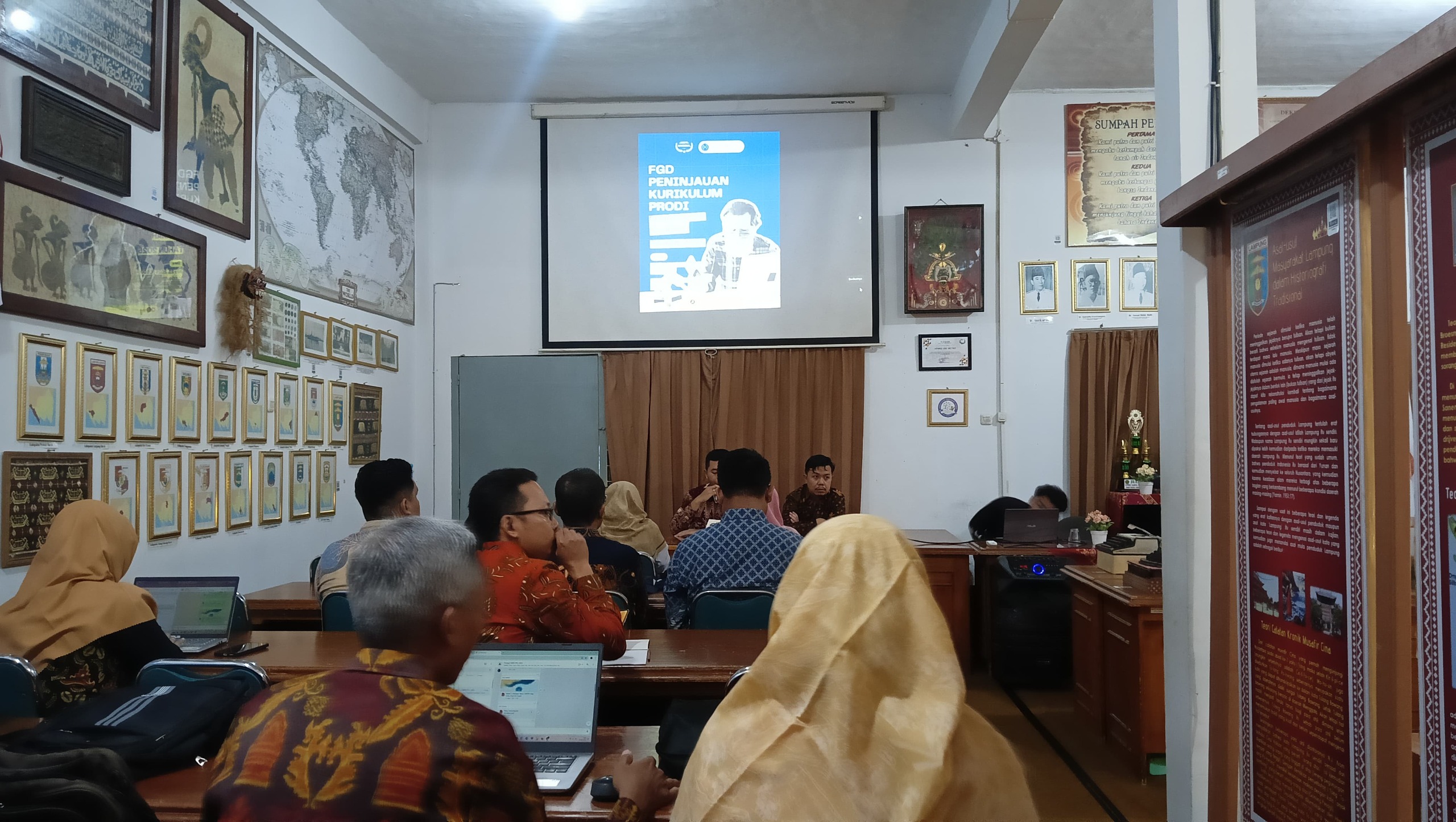FGD Peninjauan Kurikulum Pendidikan Sejarah UM Metro 2025: Kolaborasi Menuju Kurikulum Relevan dan Responsif