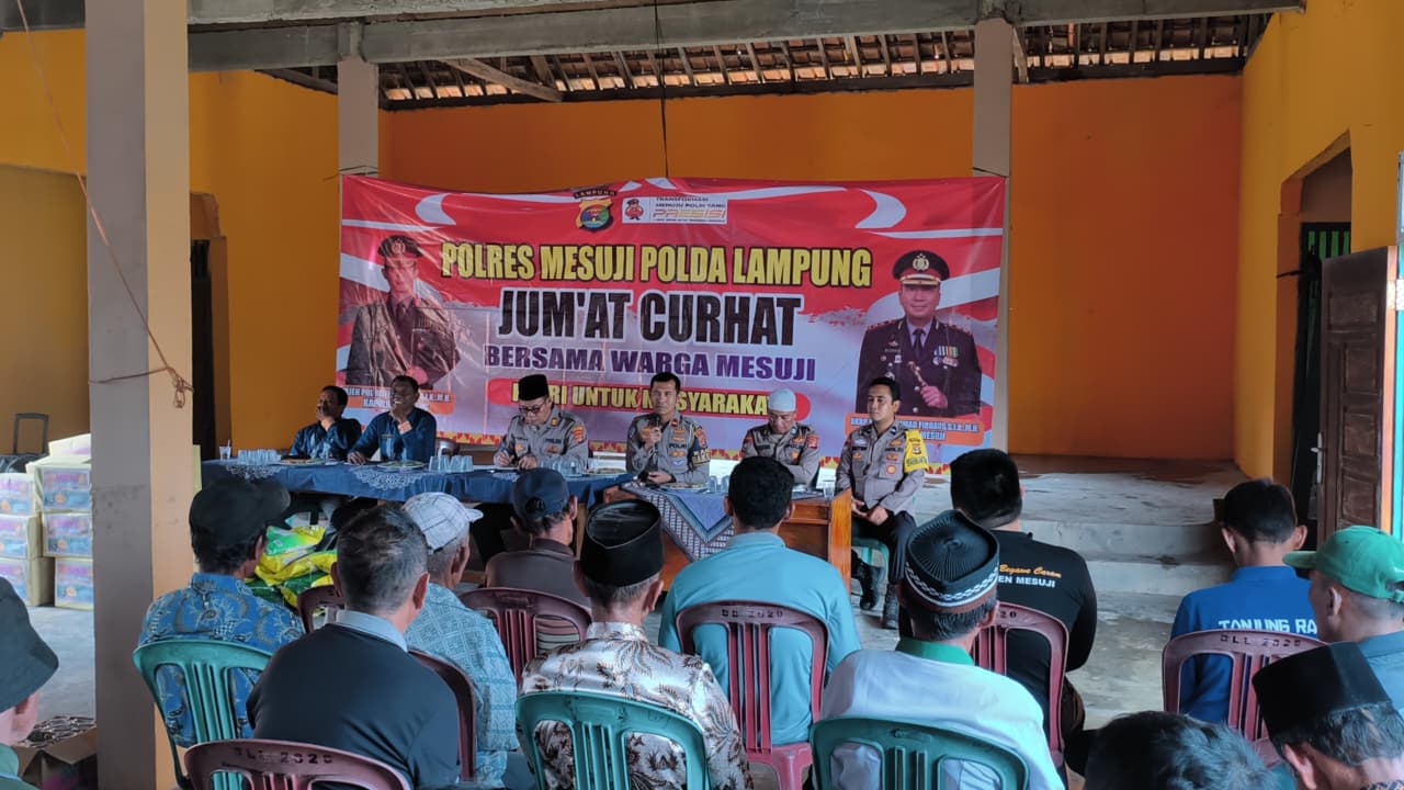 Gelar Jumat Curhat, Polres Mesuji Sampaikan Pesan Kamtibmas dan Bagikan Sembako