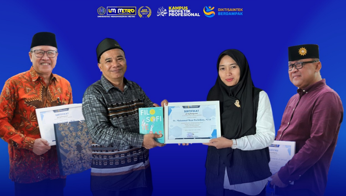 UPT Perpustakaan UM Metro Berikan Penghargaan kepada Dosen Penyumbang Buku Terbanyak T.A 2024/2025
