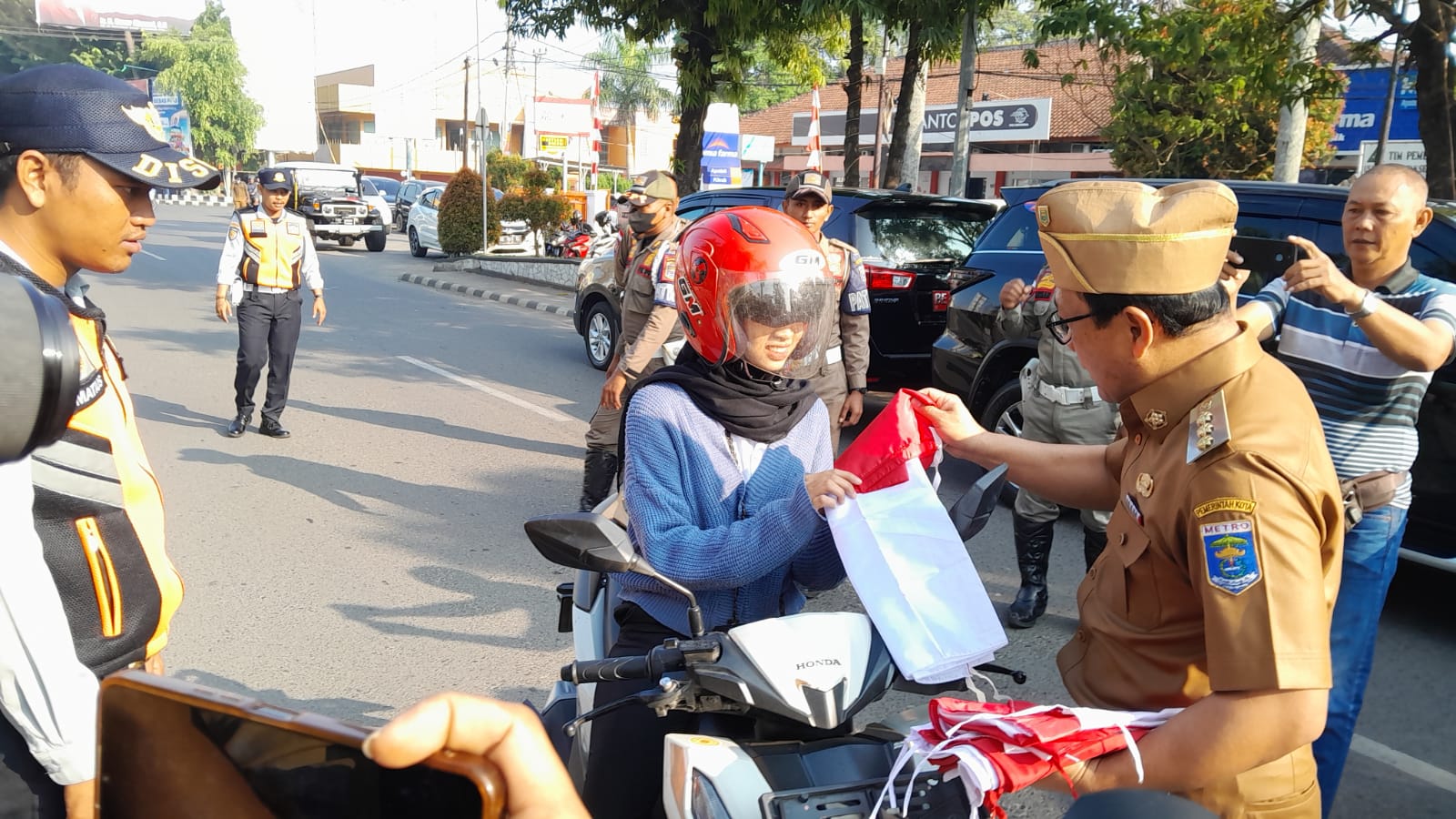 Jelang HUT RI, Pemkot Metro Mewajibkan Masyarakat Pasang Bendera