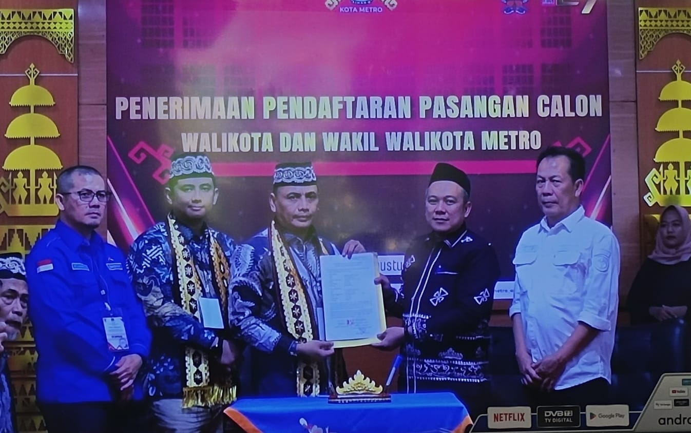 Diantar Ratusan Pendukung, BIS-RAP Resmi Daftar Balon Walikota dan Wakil Walikota ke KPU Metro