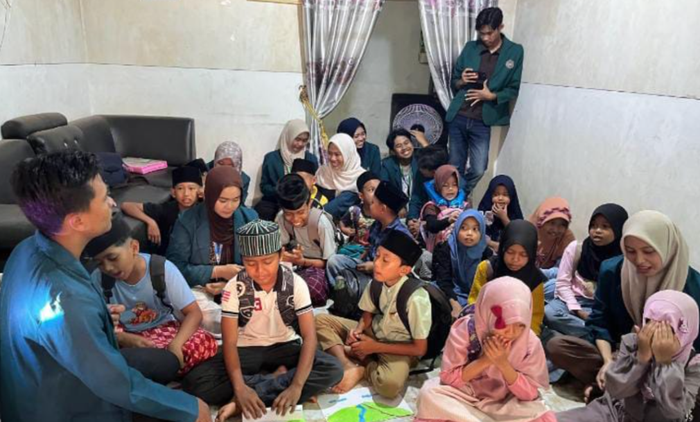 Bangun Kepercayaan Diri Sejak Dini, HIMADIKMI UM Metro Latih Kemampuan Komunikasi Anak Desa Rejo Agung