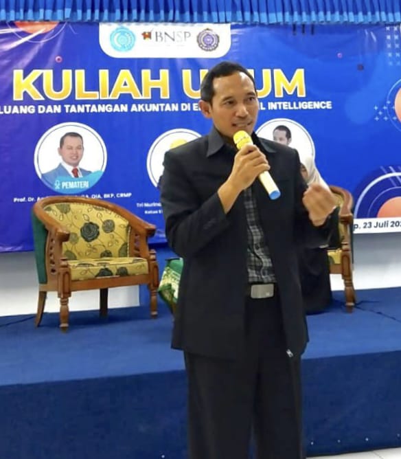 Wakil Rektor II UM Metro isi Kuliah Umum di STIE Muhammadiyah Cilacap