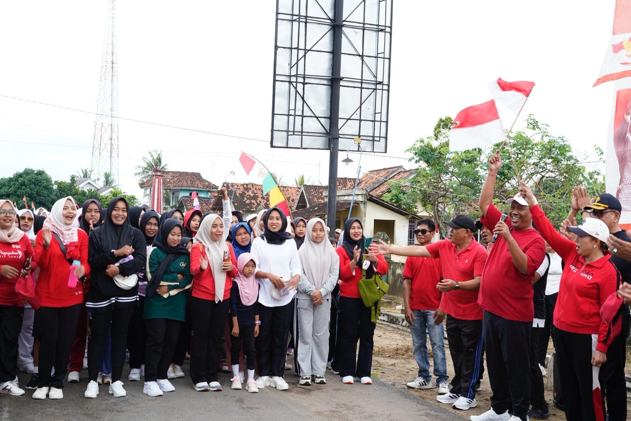 Peringati HUT ke-66 Kampung Suko Binangun, Plt. Bupati I Komang Koheri Lepas Kegiatan Jalan Sehat