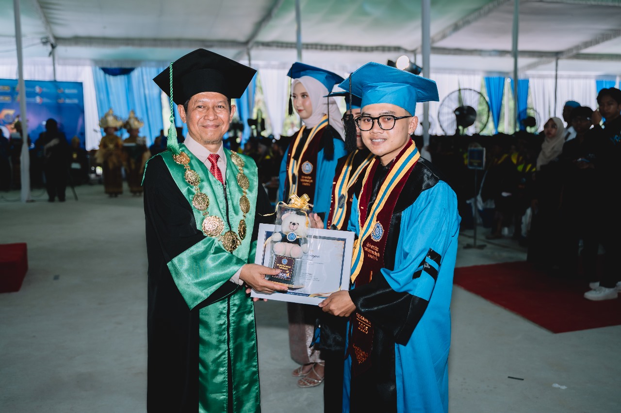 Kisah Inspiratif Akhmad Syaferi, Wisudawan Terbaik Pascasarjana UM Metro 