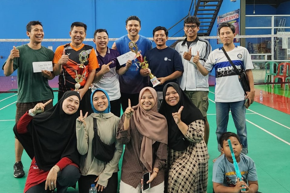 PB UM Metro Rebut Juara Ganda Putra Turnamen Bulu Tangkis Interen GMB Metro 2025