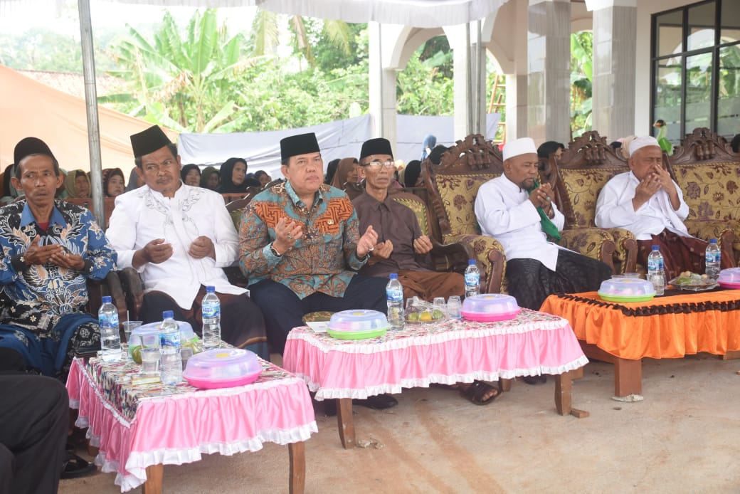 Ela-Azwar Calon Bupati Dan Wakil Bupati Lamtim Hadiri Pengajian Maulid Nabi di Sukadana Selatan