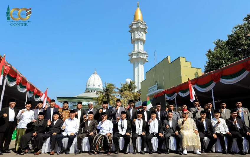 100 TAHUN PONDOK PESANTREN GONTOR