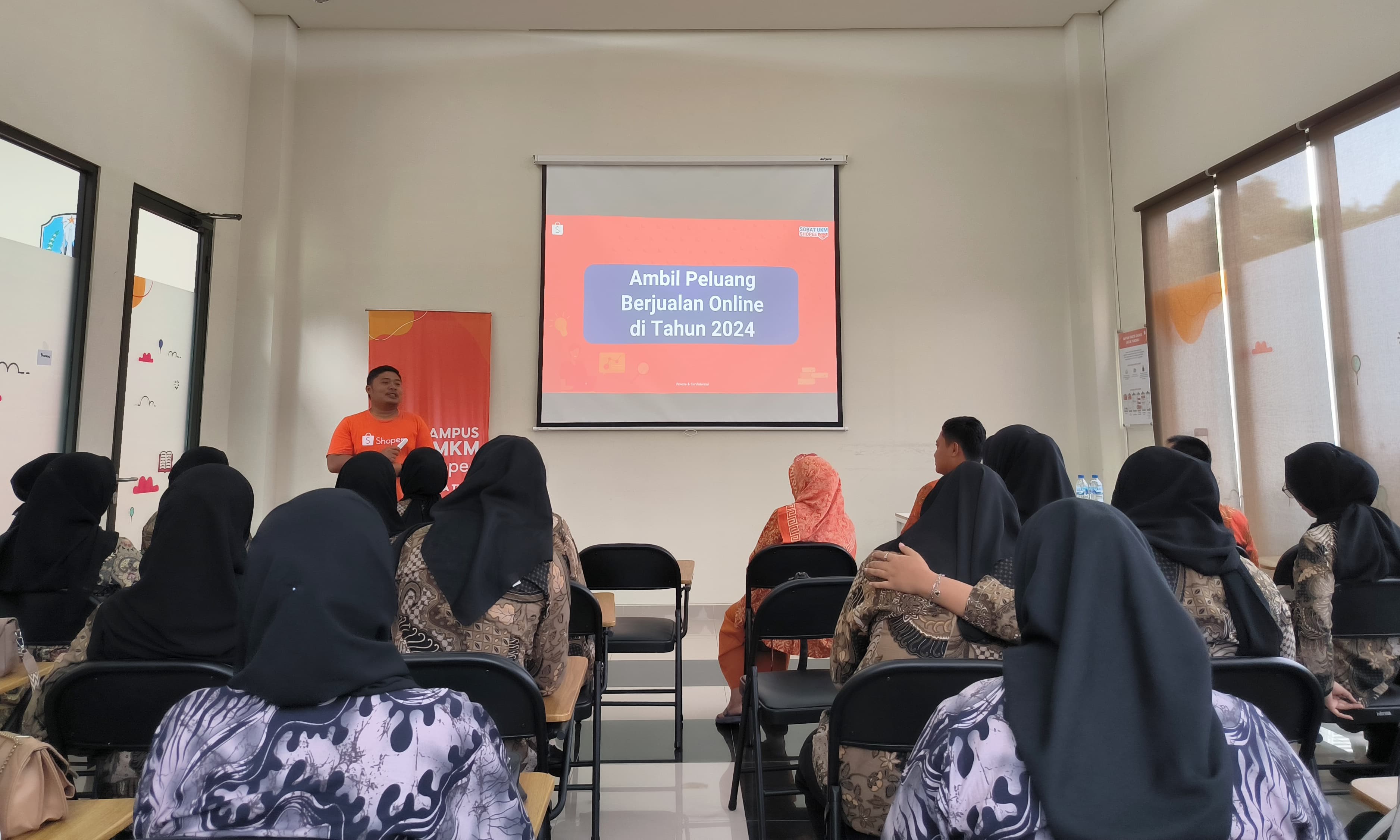 Ikuti Pelatihan di Kampus UMKM Shopee Malang Jawa Timur, Mahasiswa Pendidikan Ekonomi FKIP UM Metro Antusias