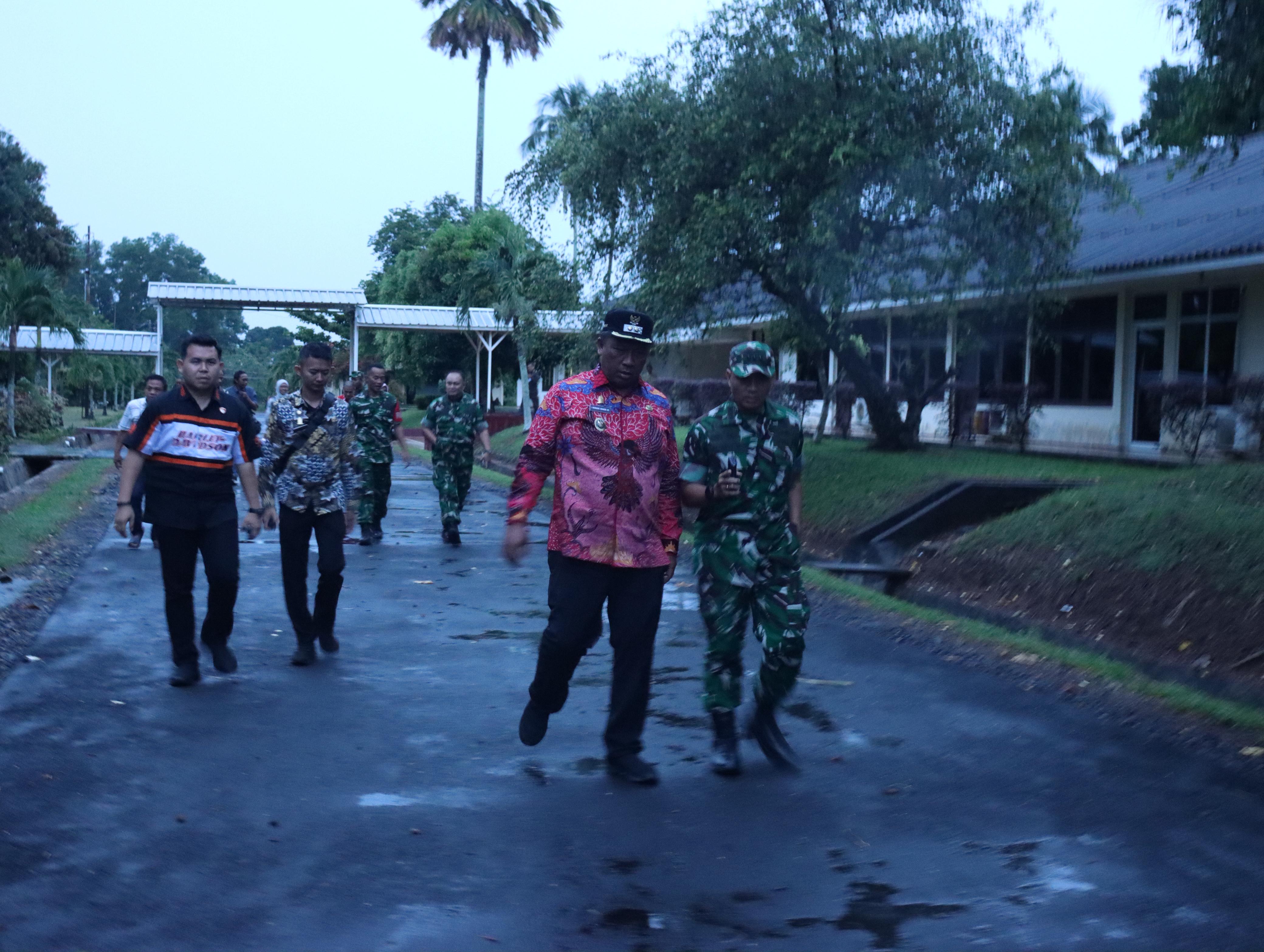 Wabup I Komang Koheri Dampingi Aslog Kasdam II/SWJ Tinjau Lokasi Dibangunnya Kodam dan Batalyon Baru