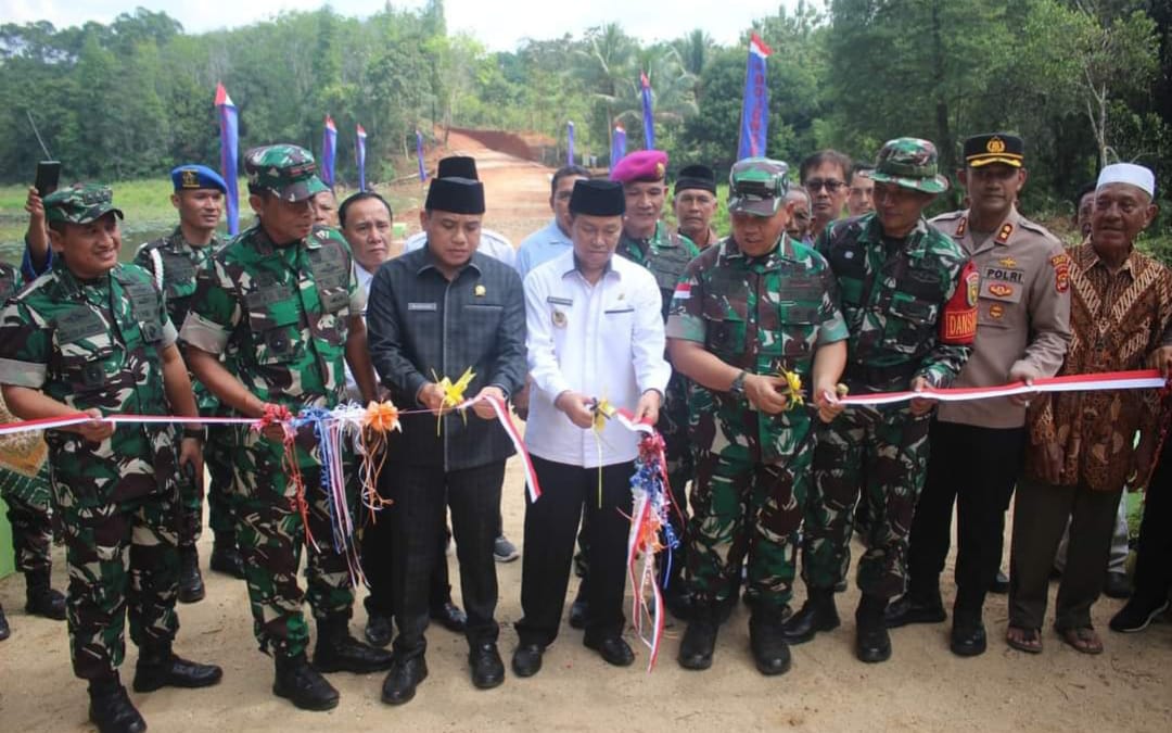 Pangdam II Sriwijaya Apresiasi Pelaksanaan TMMD ke-117 Desa Bojong Barat