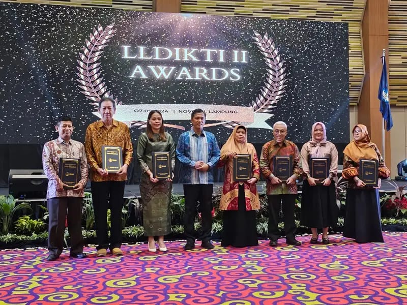 UM Metro Raih Peringkat 1 LLDIKTI Awards 2024 Kategori Kualitas Lulusan