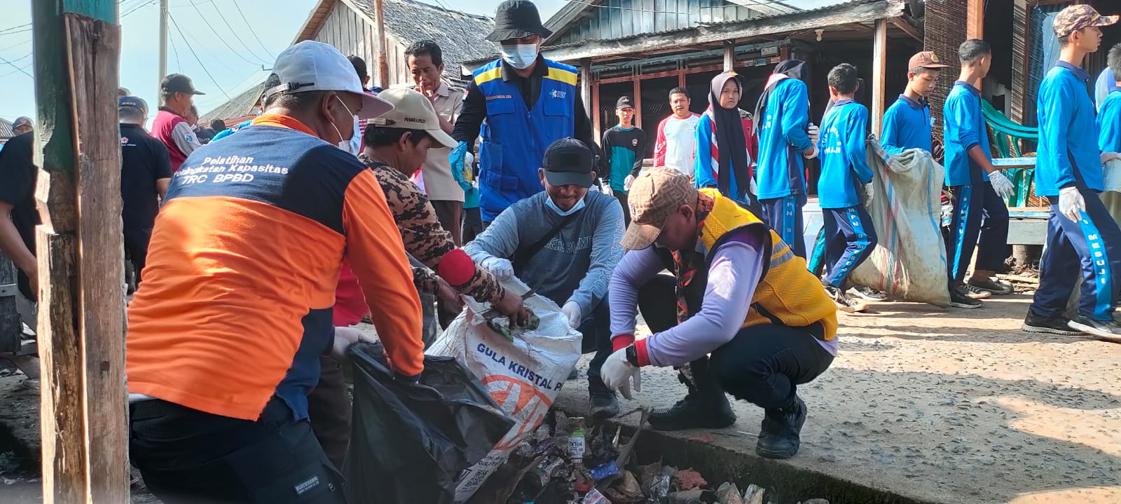 Peringati HPSN, Pemkab Mesuji Gelar Aksi Bersih-bersih di Kecamatan Rawajitu Utara