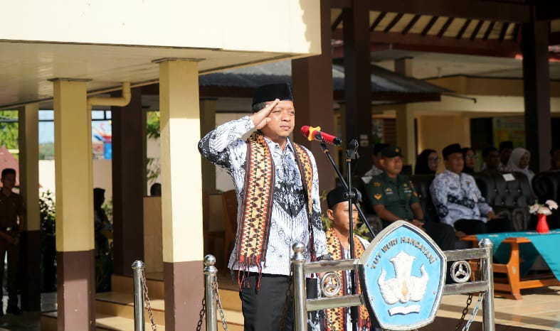 Bupati Pringsewu Pimpin Upacara Hari Guru Nasional 2025