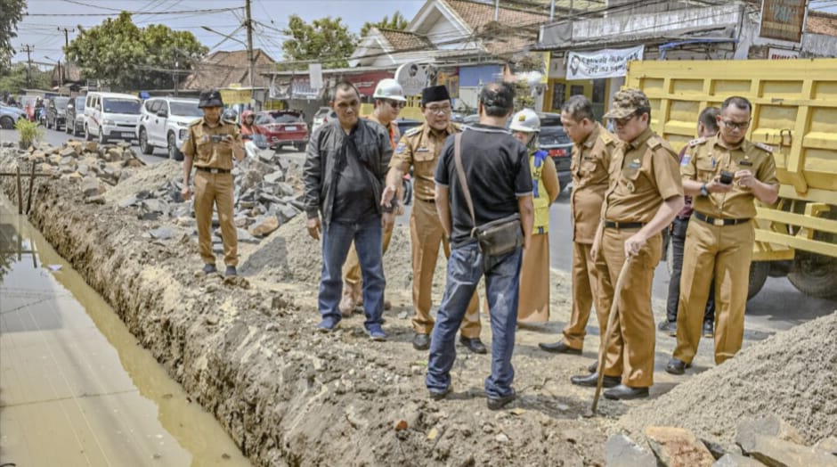 Atasi Masalah Banjir, Pemkot Metro Mulai Lakukan Normalisasi Saluran Air