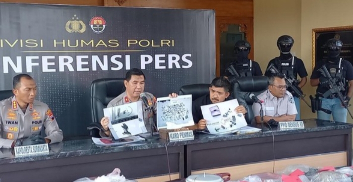 Polisi Ungkap Tersangka Teroris Boyolali Sedang Siapkan 'Pengantin' Untuk Aksi di Mapolresta Solo.