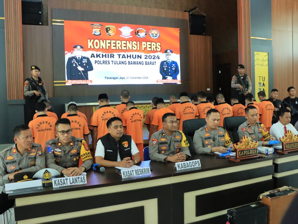 Kapolres Tulang Barat pimpin Gelar Konferensi Pers Akhir Tahun 2024.