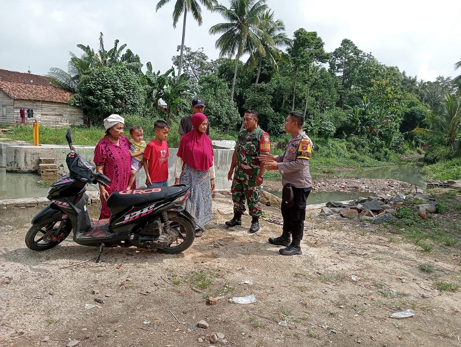 Marak Kasus Tenggelam, Bhabinkamtibmas Aktif Kampanye Pencegahan di Desa Binaan