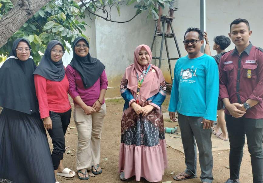 Wujud Kampus Berdampak, Tim Pengabdi Mahasiswa Berdampak UM Metro Dirikan Bank Sampah Ibu-Ibu PKK di Rejoagung