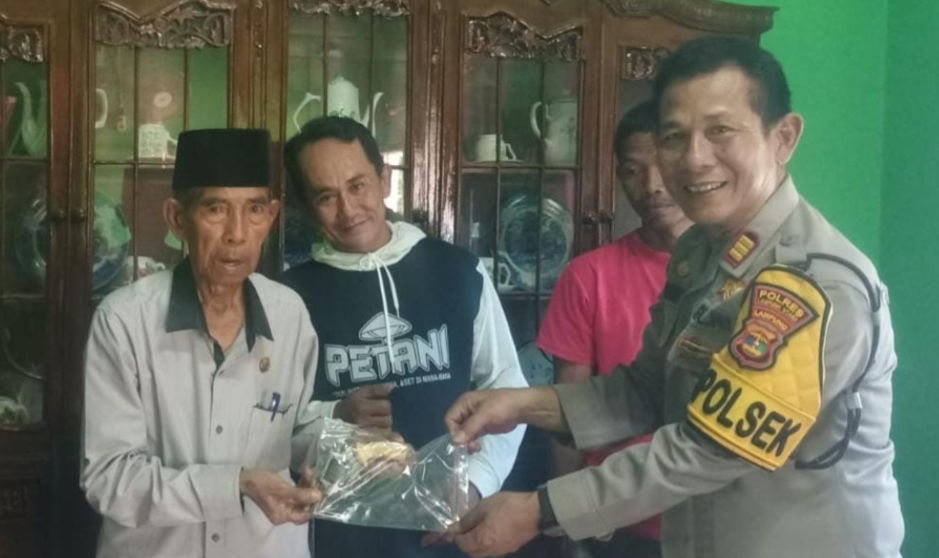 Satu Senpi Rakitan Diserahkan Warga Abung Timur ke Polisi