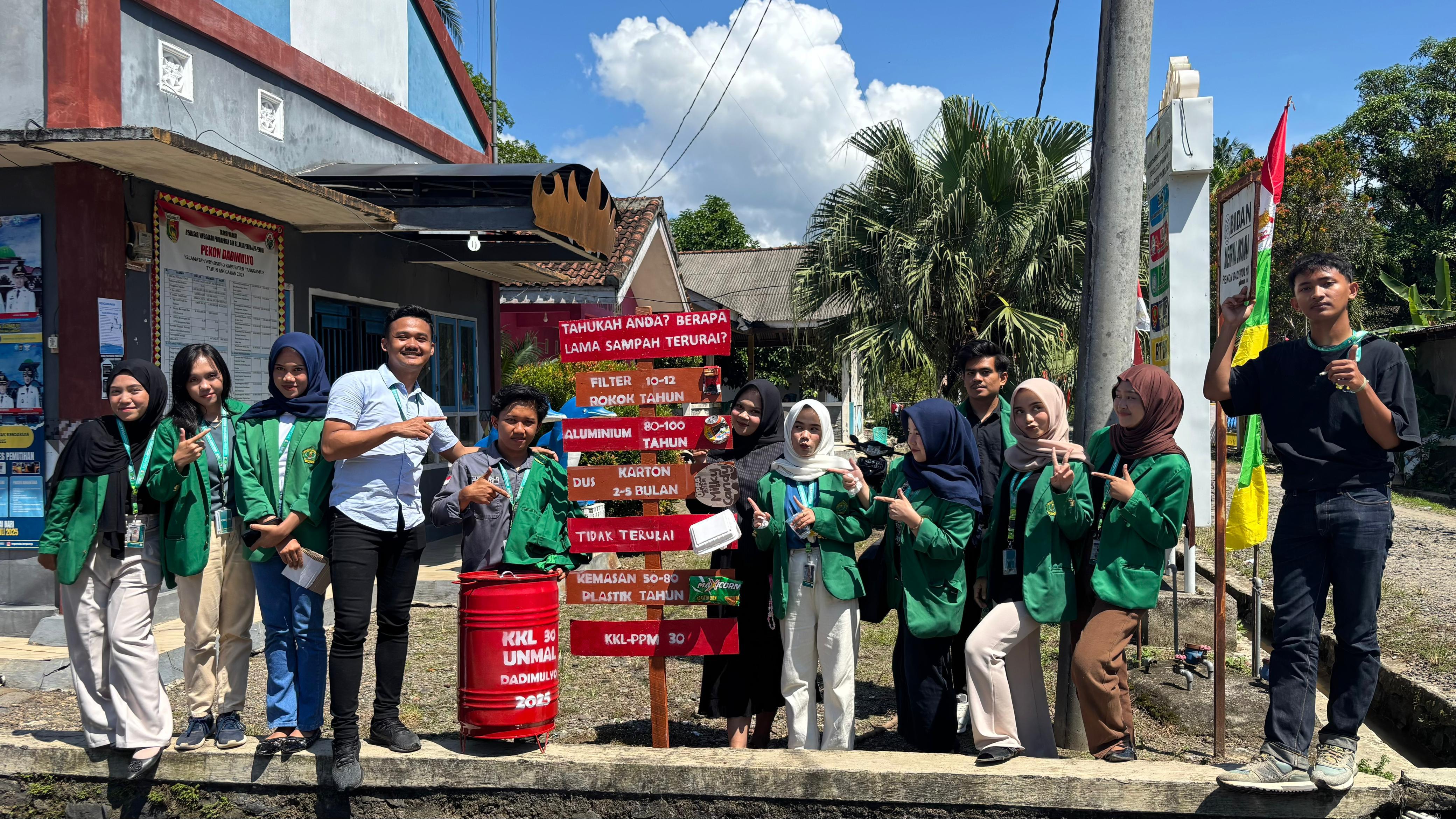 KKL-PPM Universitas Malahayati Melaksanakan Program Pengurangan Sampah dengan Metode Pembakaran Tertutup