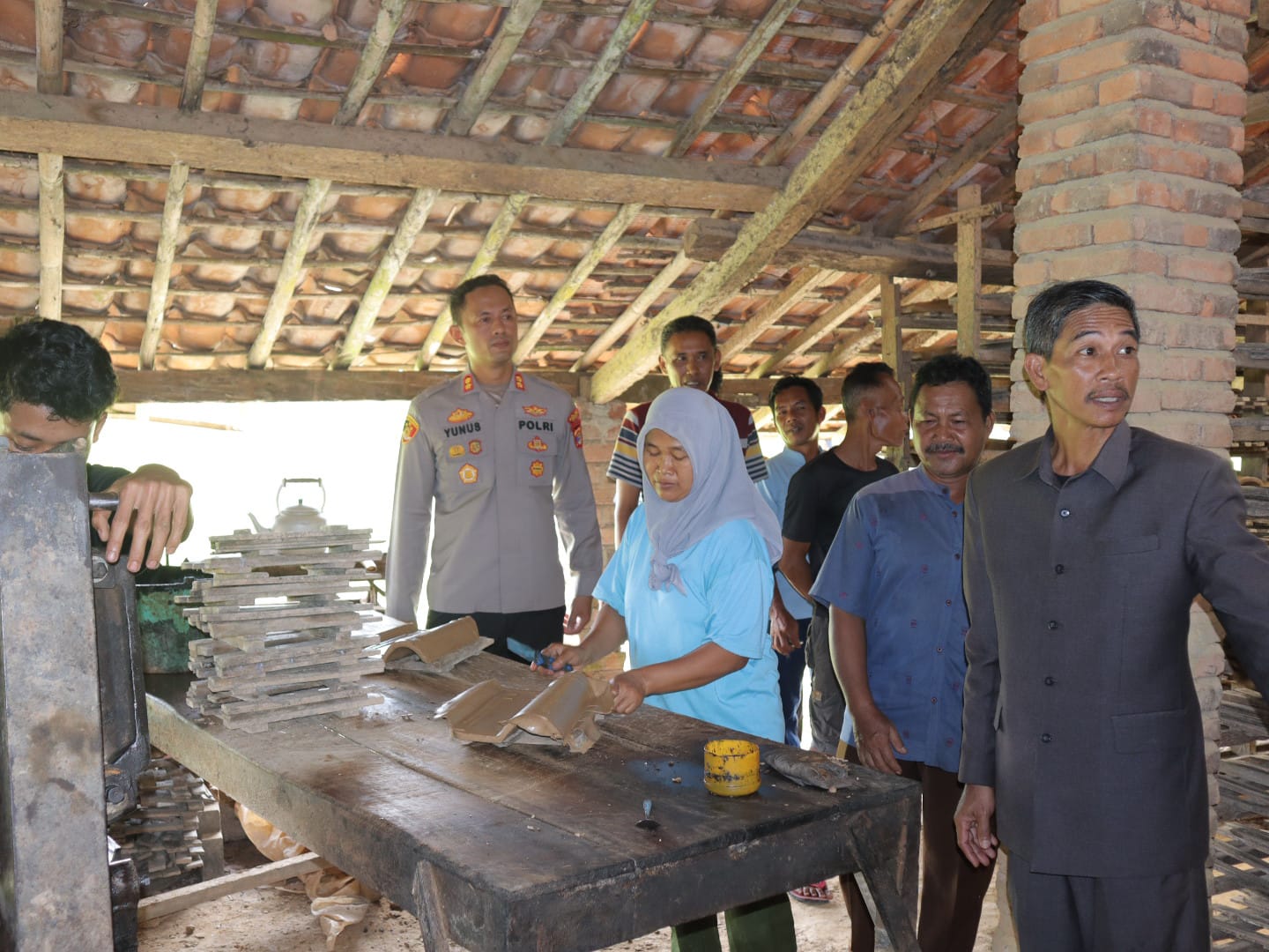 Ratusan Industri Genteng di Pringsewu Terancam Gulung Tikar, Kapolres Ambil Langkah Diskresi