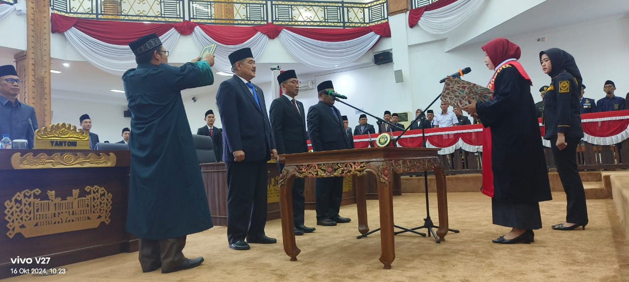 Busroni Dilantik Jadi Ketua DPRD Tubaba 2024-2029