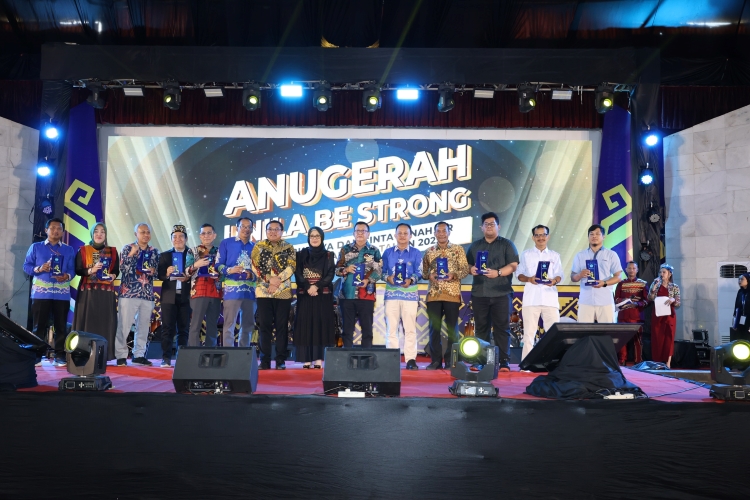 SMSI Provinsi Lampung Terima Anugerah Be Strong dari Unila