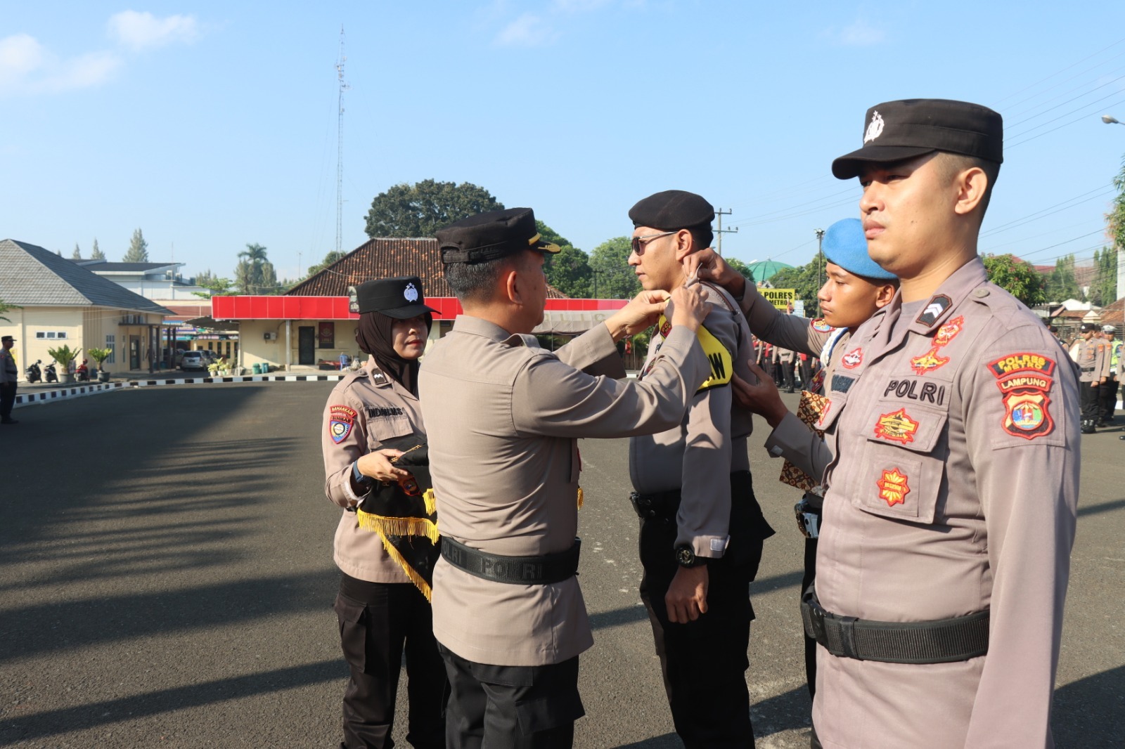 Polres Metro Kukuhkan 210 Polisi RW