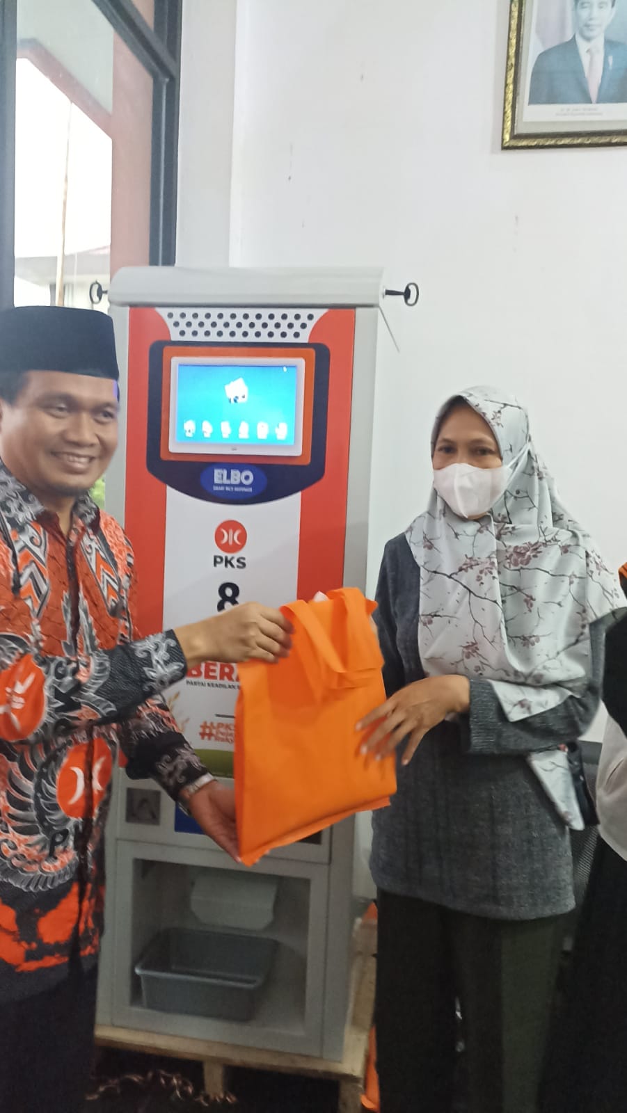 PKS Lampung Luncurkan ATM Beras