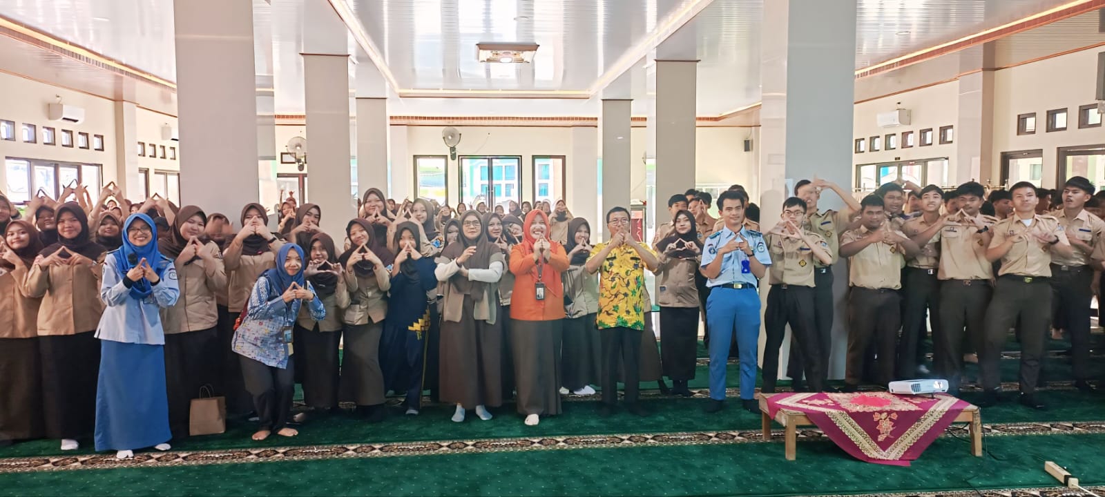 Sosialisasikan Literasi Statistik, BPS Kota Metro Goes To School SMAN 1