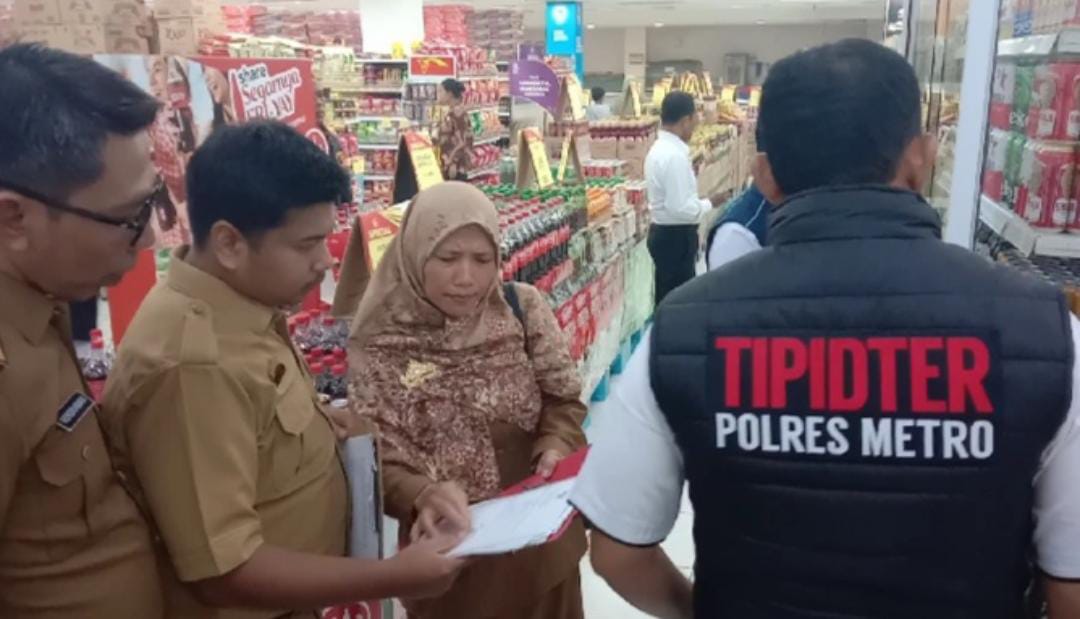 Sidak Tujuh Kios Penjual Miras di Metro, Tim Terpadu Ingatkan Pedagang Patuhi Aturan!