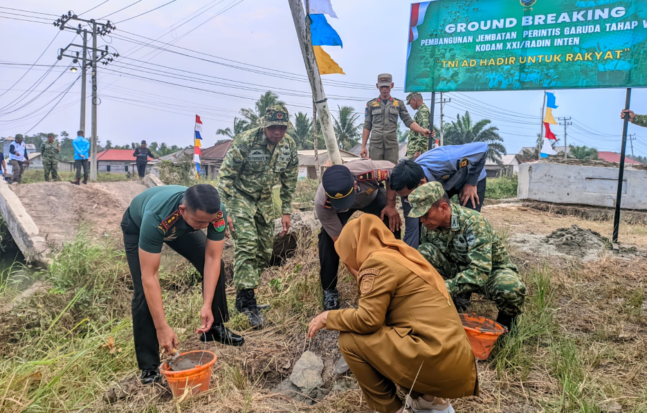 Pemkab Mesuji Gandeng TNI Bangun Jembatan Garuda Merah Putih di Rawajitu Utara