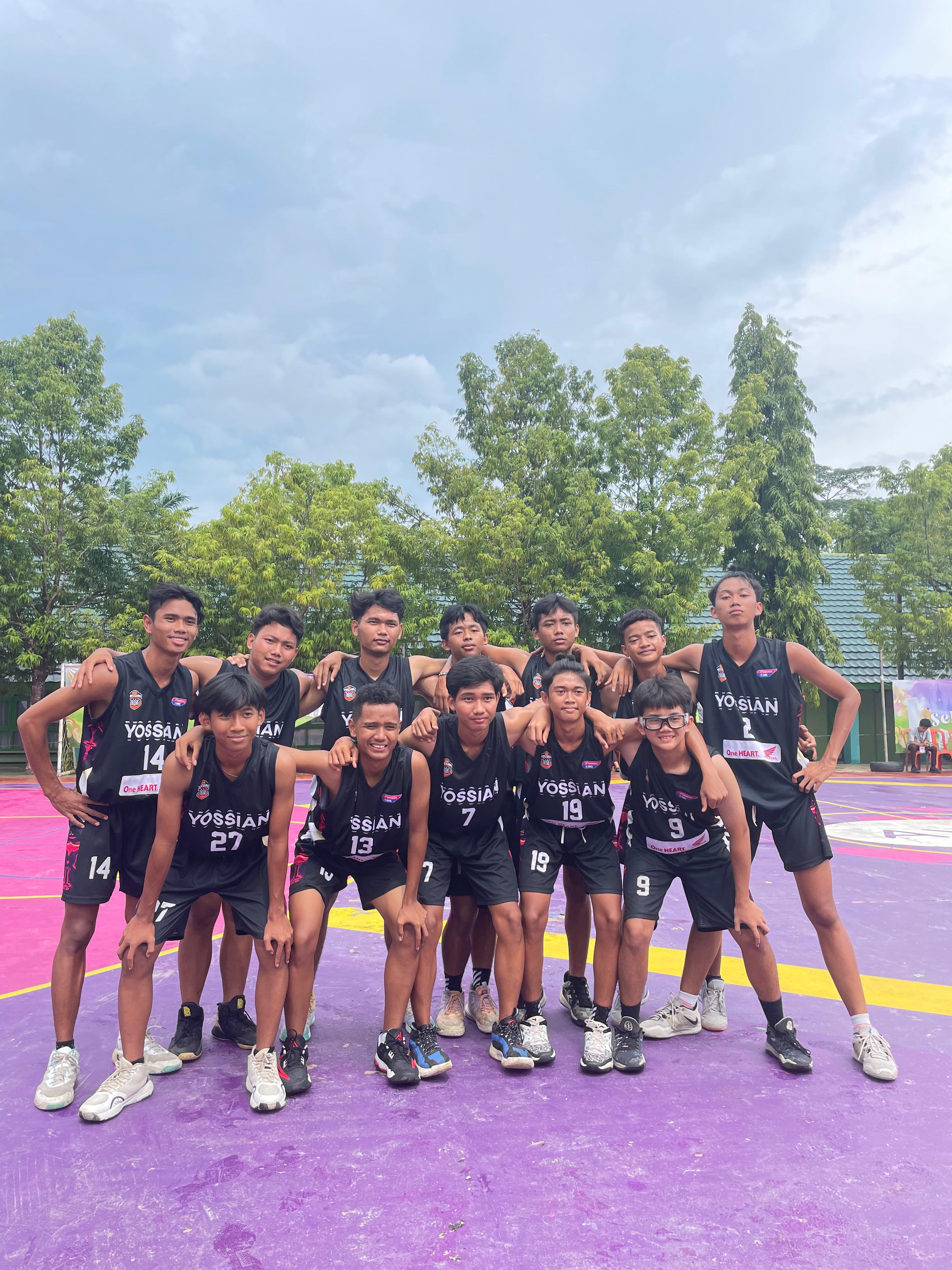 Tim Basket Putra SMA Yos Sudarso Metro Juara 1 di Ajang SMANPAT Championship