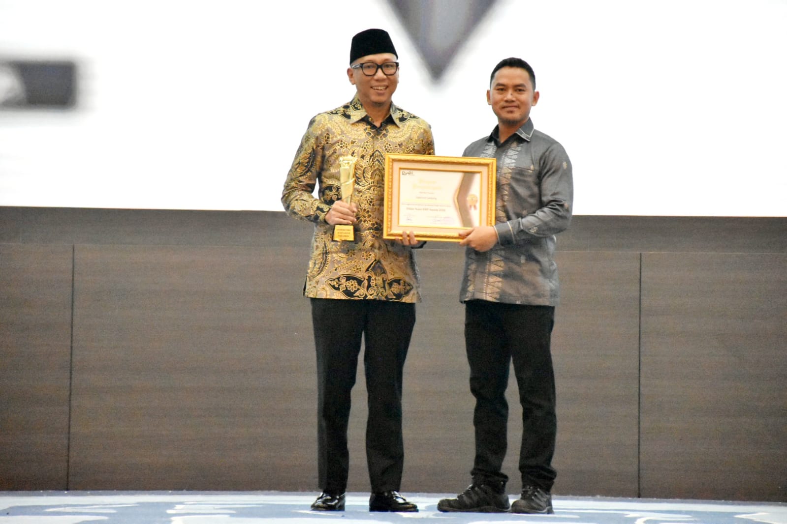 Gubernur Lampung Rahmat Mirzani Djausal Raih KWP Award 2026