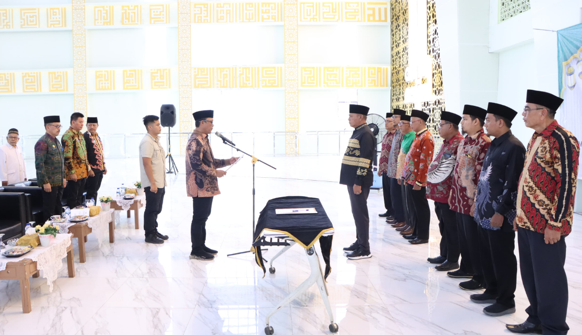 Bupati Ardito Wijaya Resmi Lantik Pengurus Takmir Islamic Center, Diharap Lekas Lakukan Pembenahan