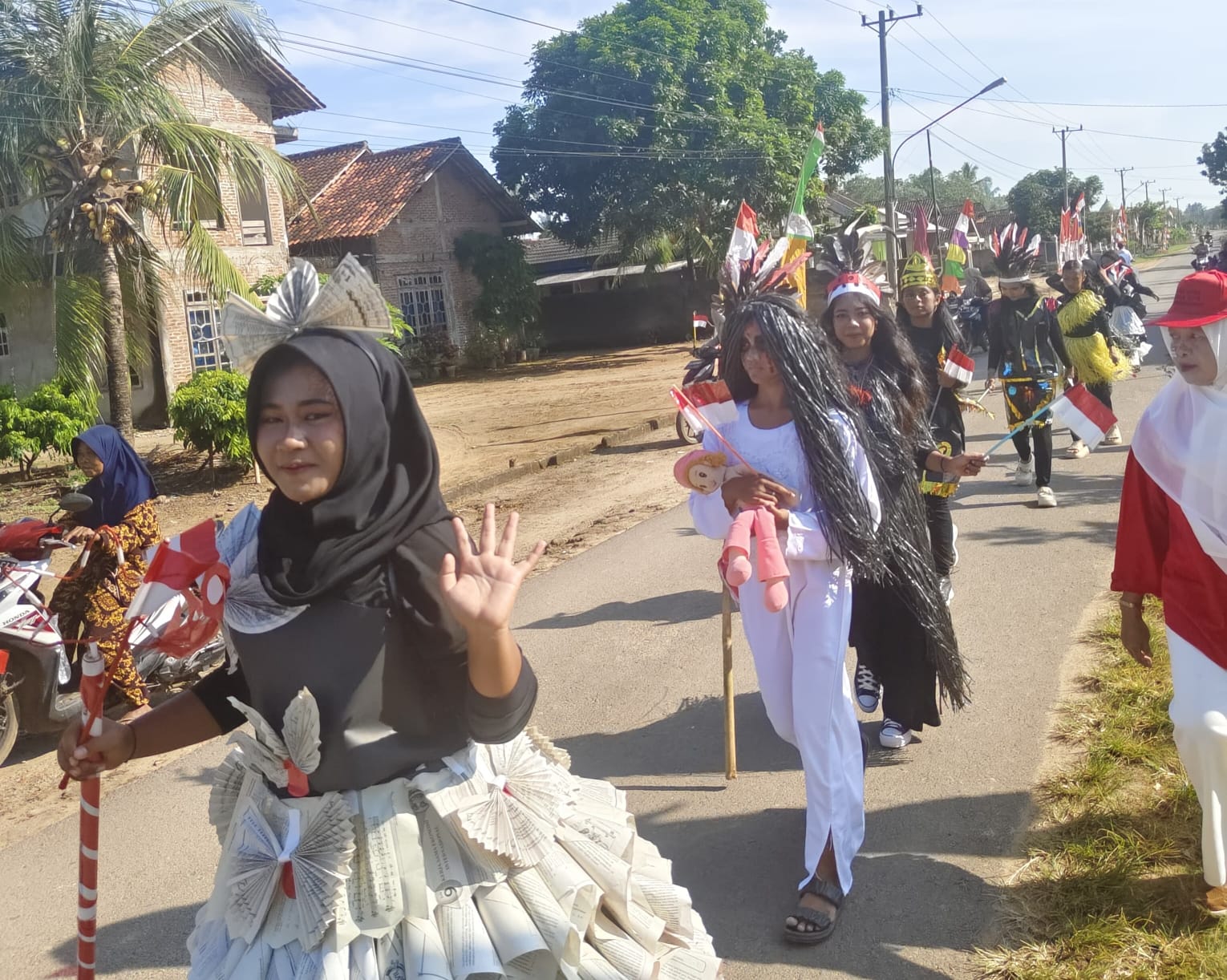 Meriahkan HUT ke-80 RI, UPTD SDN 1 Mekar Mukti Sekampung Gelar Karnaval dan Lomba