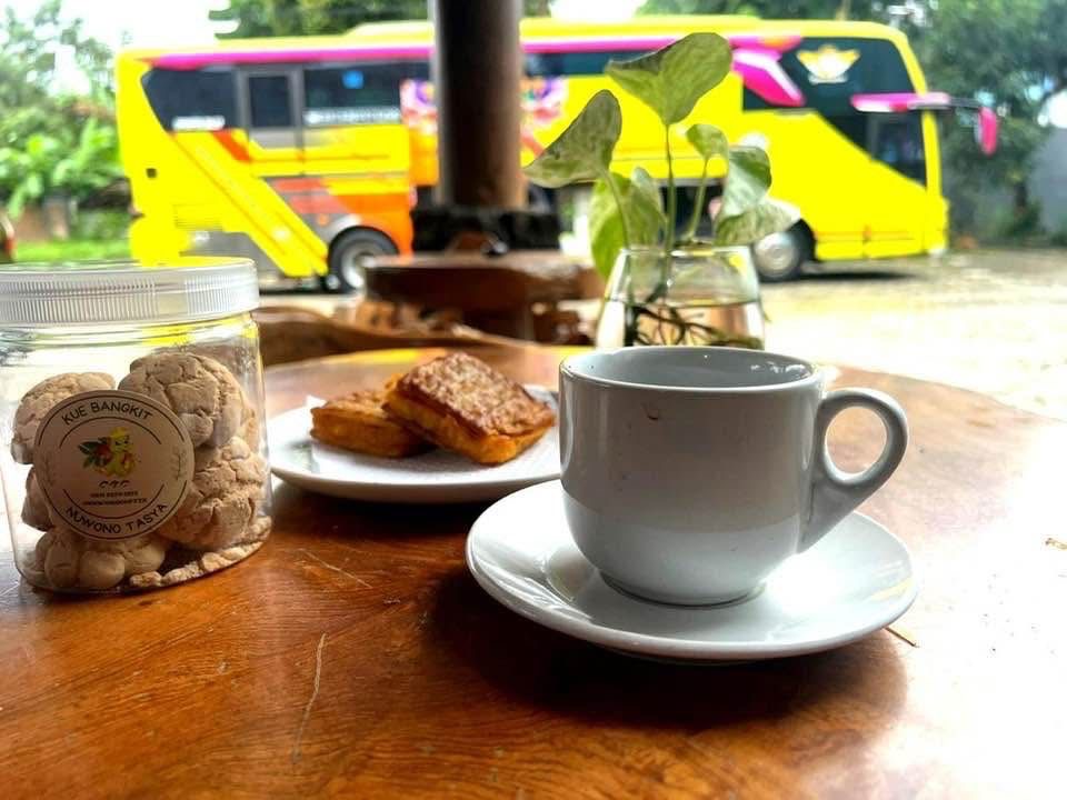 Mudik ke Lampung Tak Lengkap Tanpa Ini: 10 Oleh-oleh Legendaris yang Wajib Dibawa Pulang