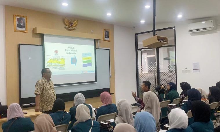 Mahasiswa Prodi Pendidikan Ekonomi Lakukan Kunjungan ke BEI Yogyakarta 