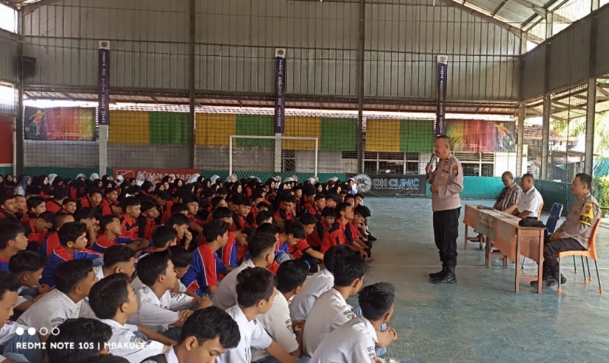 Bangun Generasi Berprestasi, Polsek Pringsewu Kota Sosialisasikan Dampak Kenakalan Remaja di SMK KH Gholib