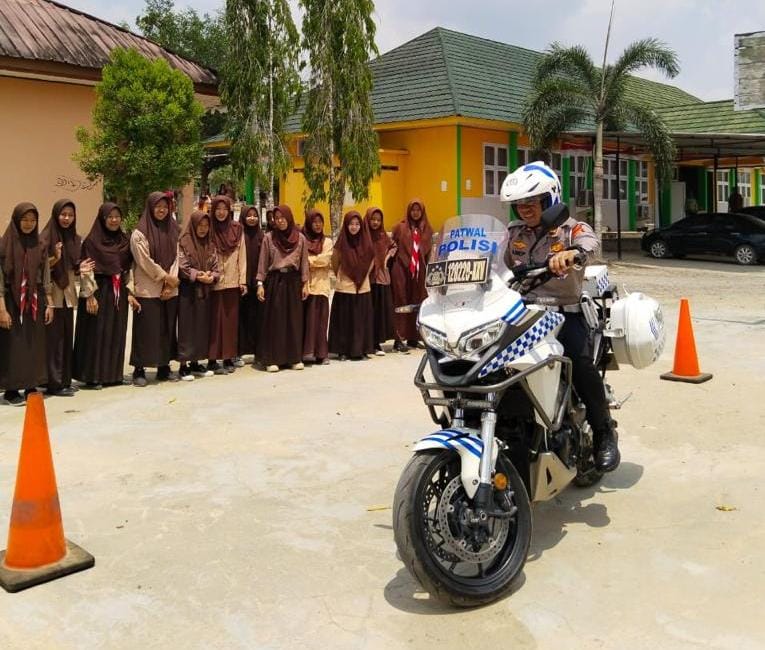 Satlantas Polres Mesuji ke Sekolah, Sosialisasikan Safety Riding 