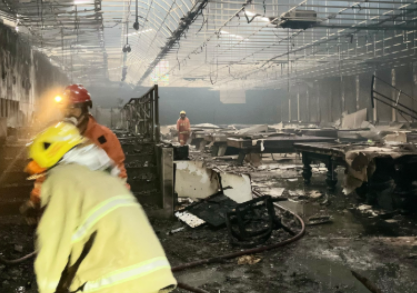 Diduga Akibat Pemadaman Bergilir, Habit Pool and Lounge Sleman Terbakar
