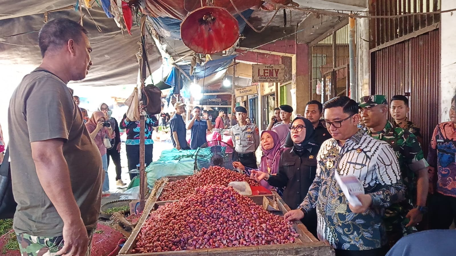 Pantau Harga Bapok Jelang Nataru, Tim Gabungan Turun ke 6 Pasar Tradional