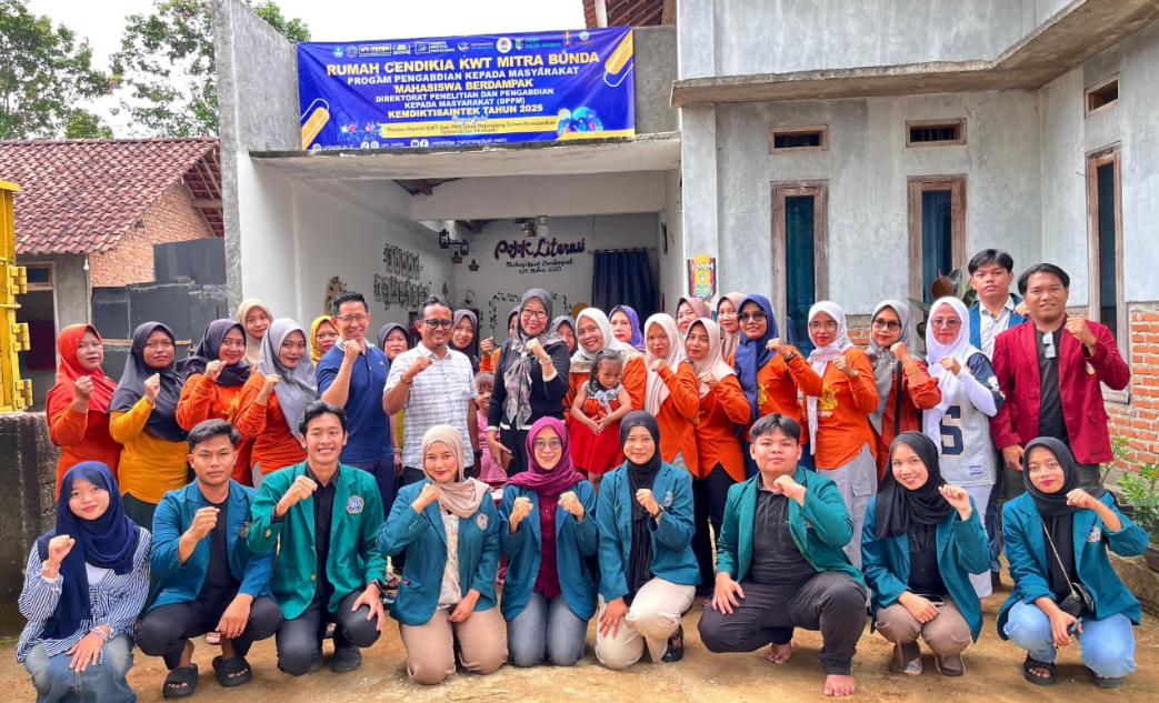 Tim Pengabdi Mahasiswa Berdampak Korkom IMM UM Metro Beri Pelatihan dan Pendampingan Pengelolaan Bank Sampah 