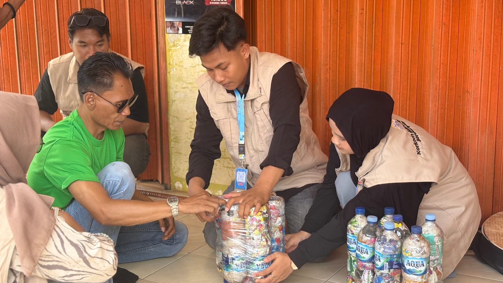 Tim Mahasiswa Berdampak Korkom IMM UM Metro Beri Pelatihan Pengurus Bank Sampah PKK Rejoagung